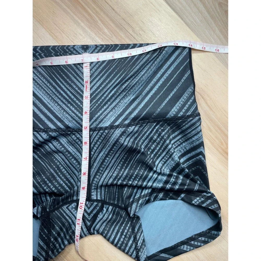 Prana Womens Grey Black Chevron Stripe‎ High Rise Athletic Yoga Shorts Size M